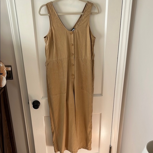 OLD NAVY butter toffee Tan Sleeveless Button-Down wide leg Jumpsuit lagenlook M - Picture 2 of 13